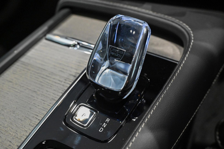 2024 MY25 Volvo XC90  Ultra T8 Plug-In Hybrid SUV Image 18