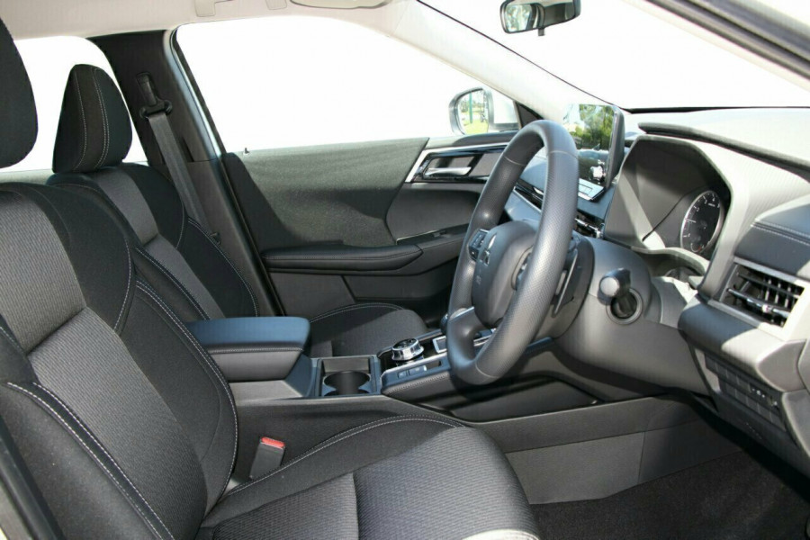 2024 Mitsubishi Outlander ZM ES SUV Image 19