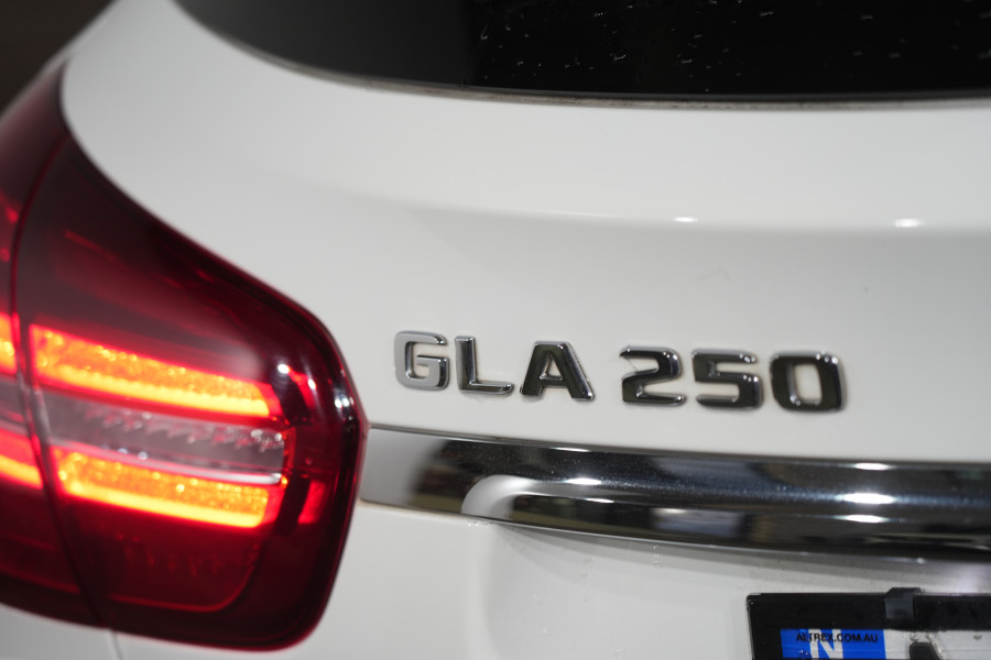 2019 Mercedes-Benz GLA-Class GLA250 SUV Image 9