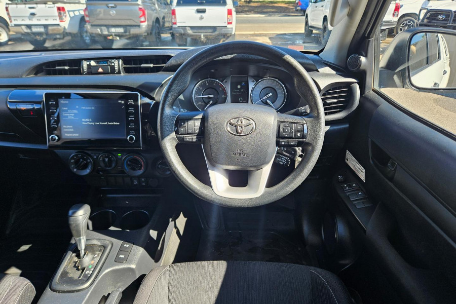 2022 Toyota HiLux GUN126R SR Double-Cab Pick-Up Image 15