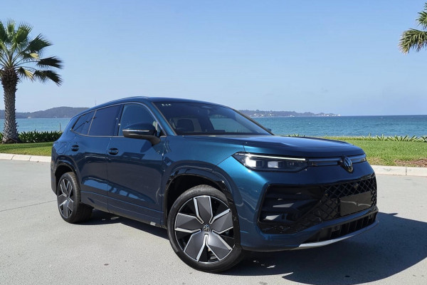 2025 MY26 Volkswagen Tayron R4 195TSI R-Line SUV Image 1