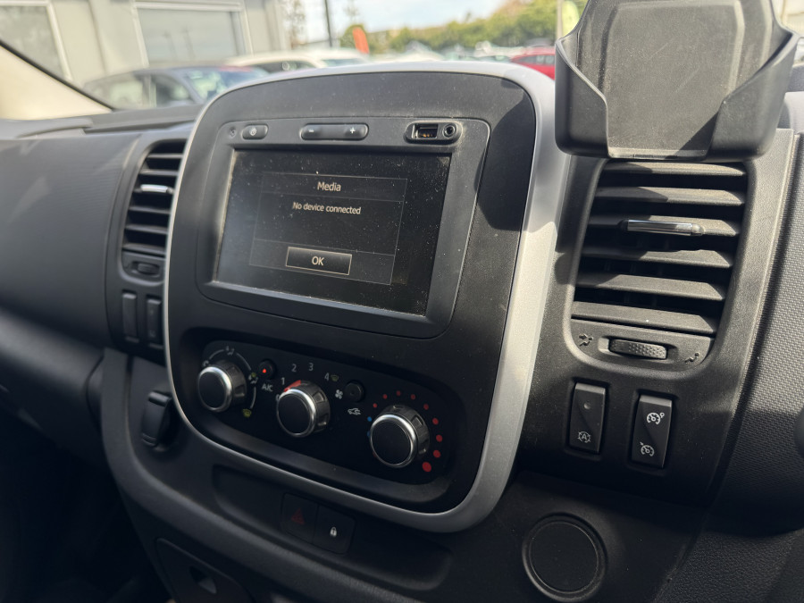 2022 Mitsubishi Express SN GLX+ Van Image 25