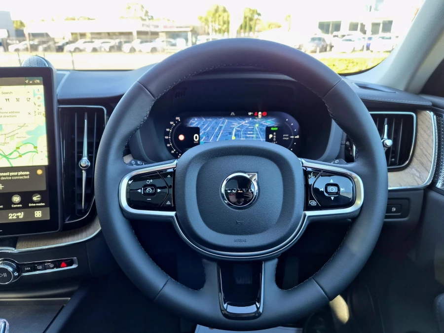 2026 Volvo XC60 UZ Ultra T8 Plug-in Hybrid Dark SUV Image 18