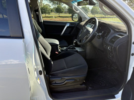 2018 Toyota LandCruiser Prado GDJ150R GXL SUV image 16