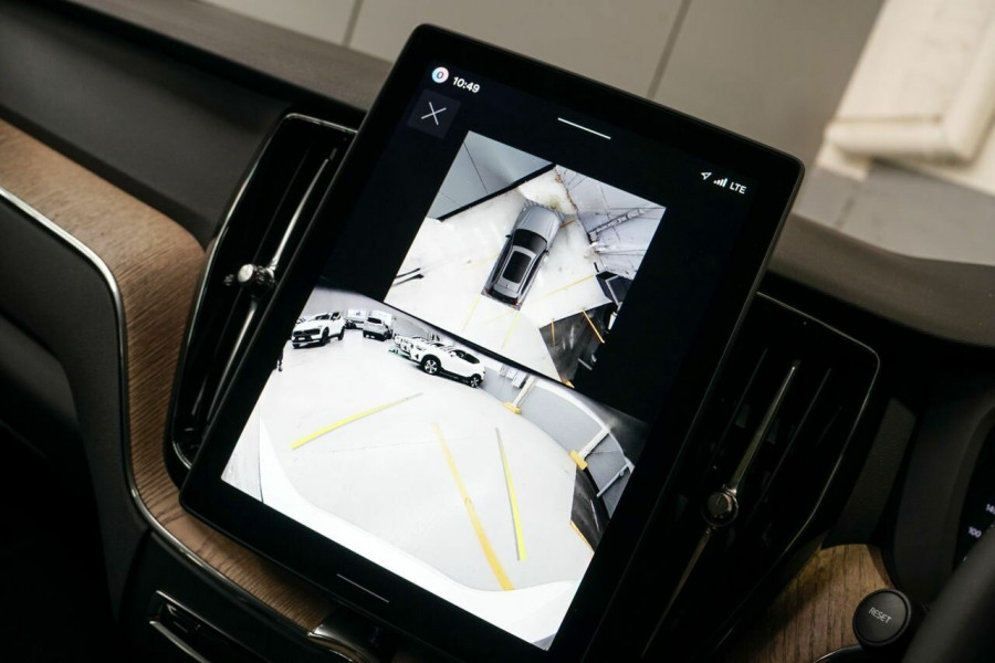 2025 MY26 Volvo XC60 UZ Plus T8 Plug-in Hybrid Dark SUV Image 13