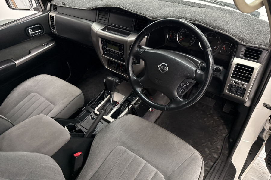 2016 Nissan Patrol GU 10 ST SUV Image 14