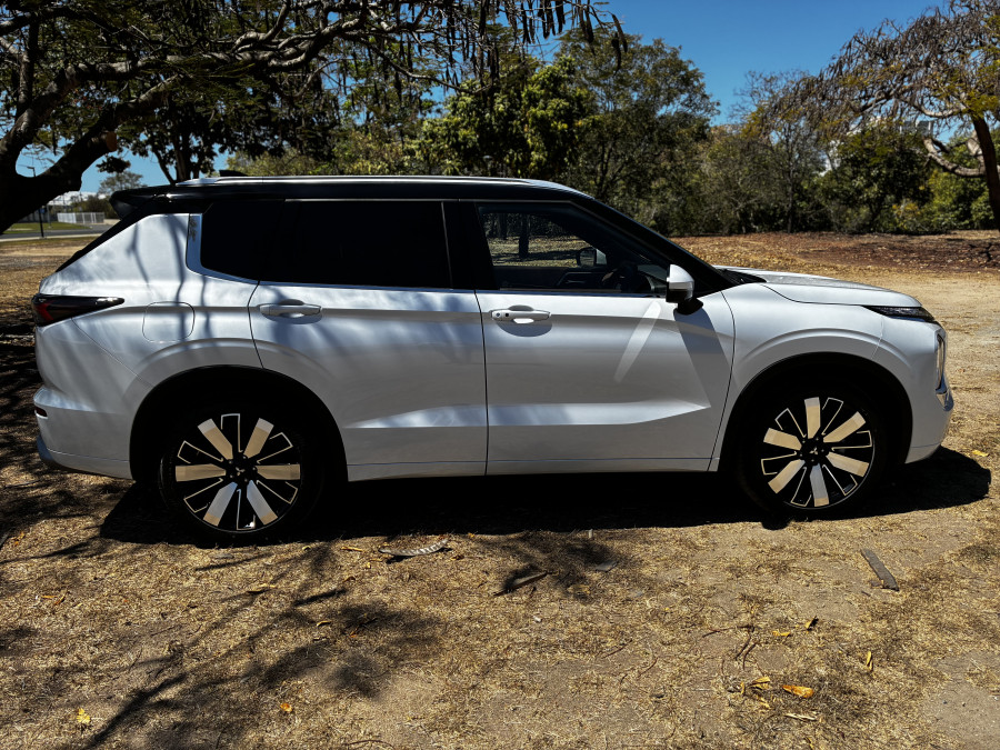 2025 Mitsubishi Outlander ZM Exceed Tourer SUV Image 7