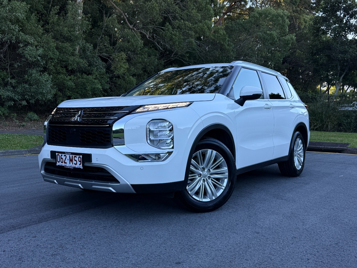 2023 MY24 Mitsubishi Outlander ZM LS SUV Image 5