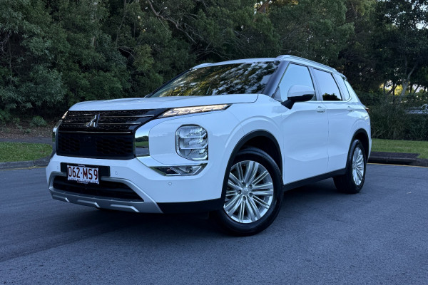 2023 MY24 Mitsubishi Outlander ZM LS SUV Image 5