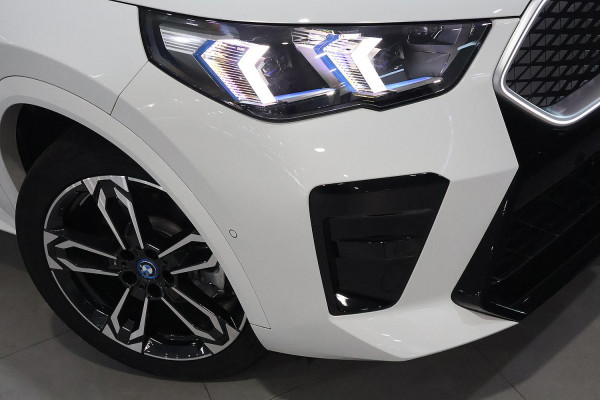 2024 BMW iX2 U10 xDrive30 M Sport SUV image 2