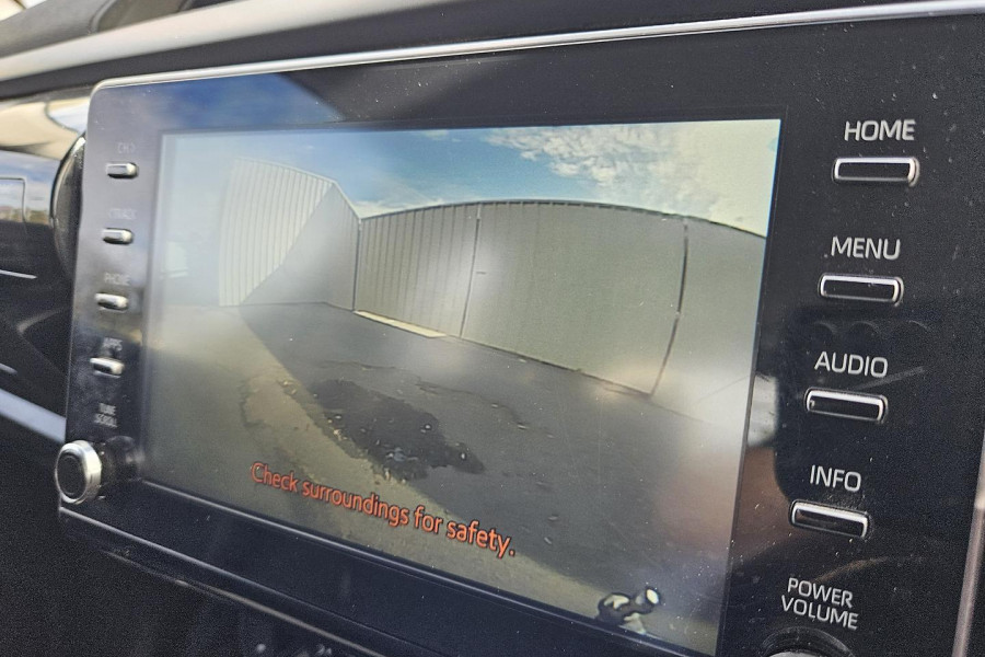 2022 Toyota HiLux GUN126R SR Double-Cab Cab-Chassis Image 29