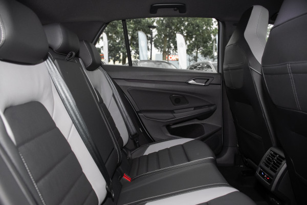 2025 Volkswagen Golf 8.5 110TSI R-Line Hatch image 10