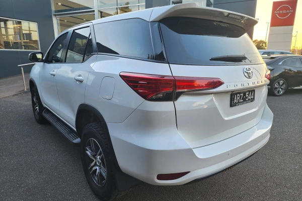 2017 Toyota Fortuner GUN156R GX SUV Image 5