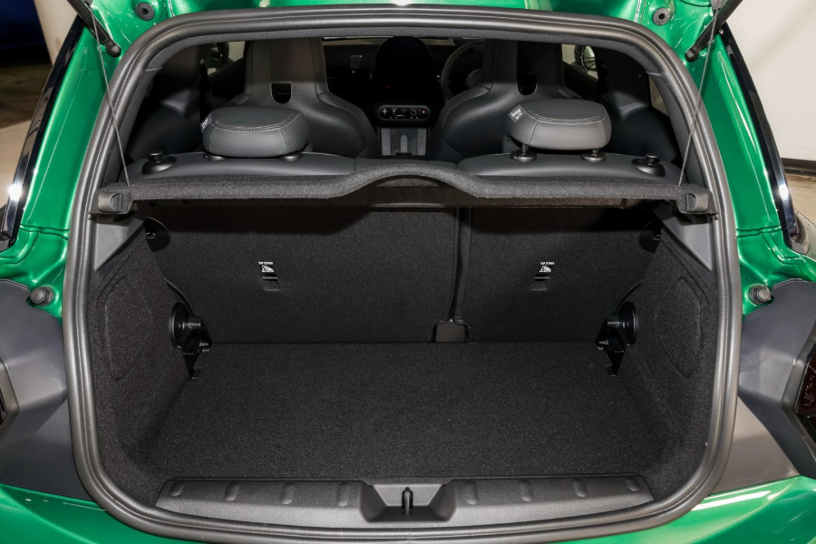 2026 MINI Cooper F66 S Favoured Hatch