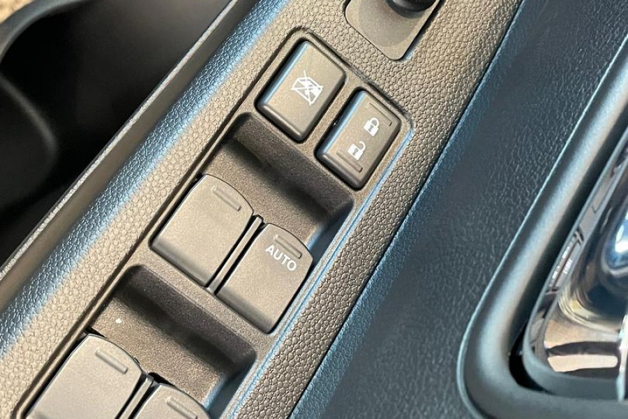 2025 Suzuki Ignis MF Series II GL SUV Image 9