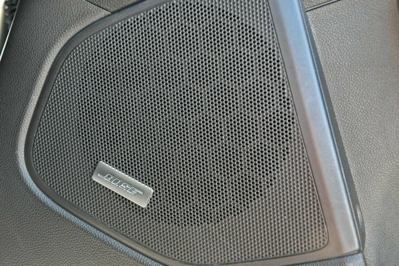 2013 MY14 Holden Commodore VF MY14 SS V Redline Sedan Image 15