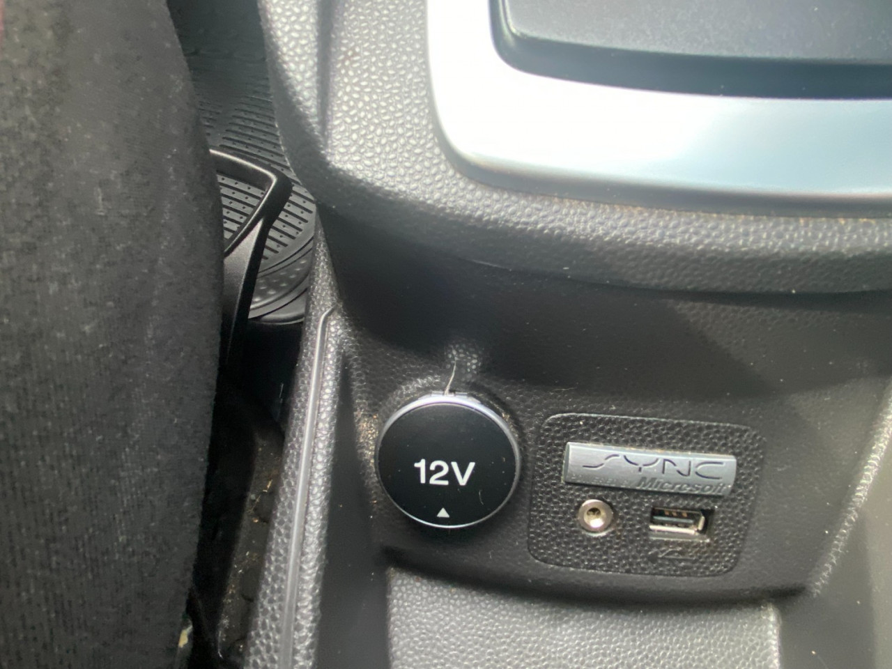 2014 Ford Fiesta WZ AMBIENTE Hatch Image 18