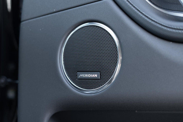 2024 Land Rover Discovery Sport L550 P300e Dynamic SE SUV image 16