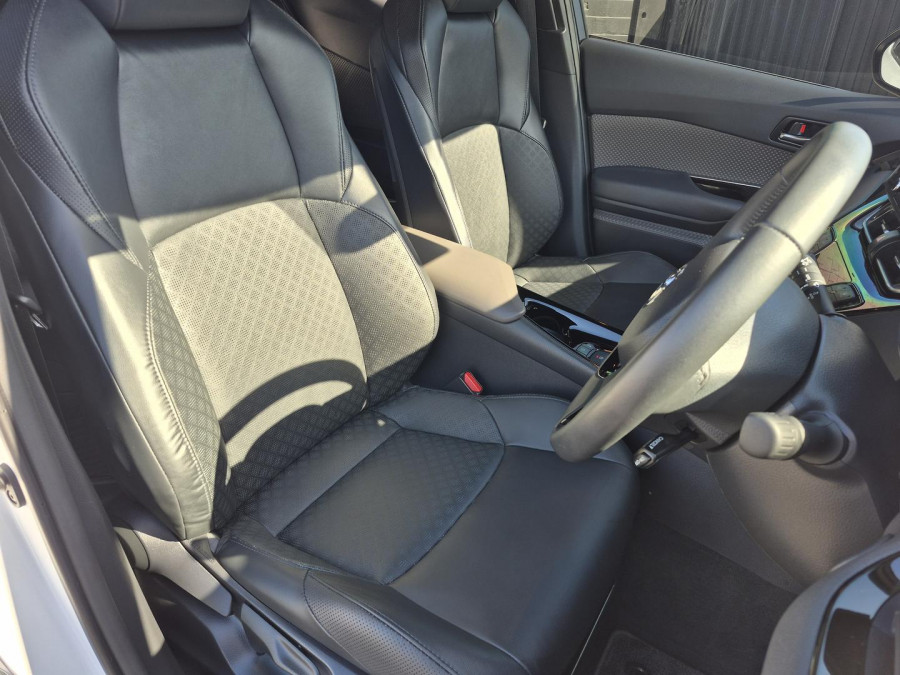 2023 Toyota C-HR ZYX10R Koba SUV Image 6