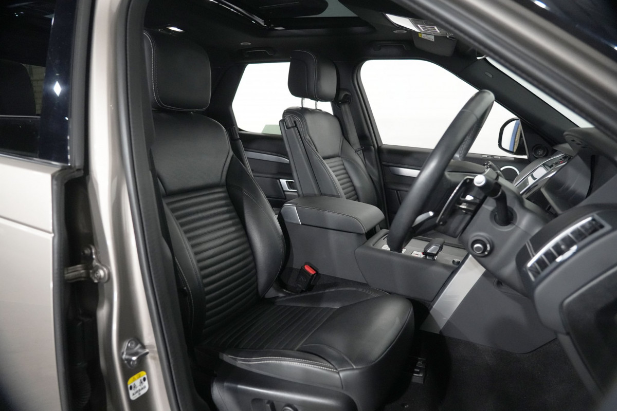 2024 Land Rover Discovery Series 5 P360 Dynamic SE SUV