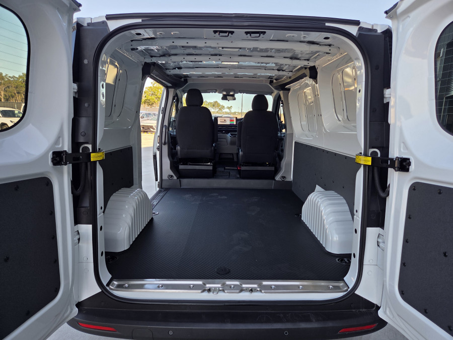2026 LDV Deliver 7 Van Image 11