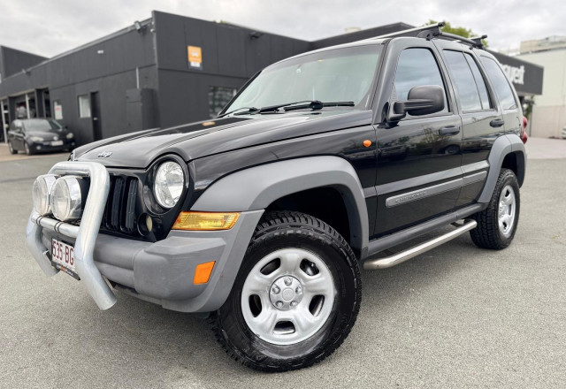2005 Jeep Cherokee KJ Sport SUV