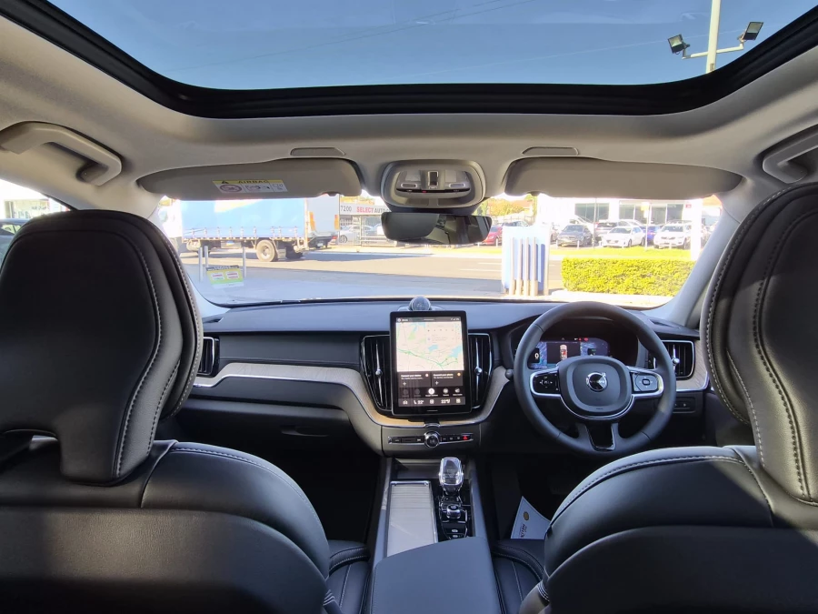 2026 Volvo XC60 UZ Ultra T8 Plug-in Hybrid Dark SUV Image 7
