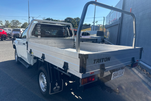 2023 Mitsubishi Triton MR GLX Cab Chassis Image 3