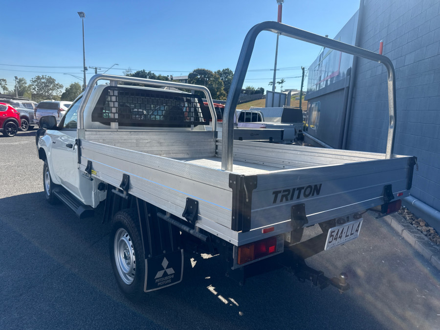 2023 Mitsubishi Triton MR GLX Cab Chassis Image 3