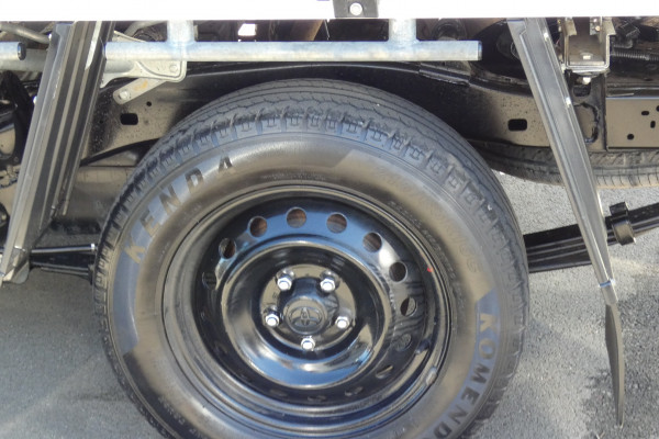2021 Toyota HiLux TGN121R WORKMATE 4X2 Cab Chassis Image 5