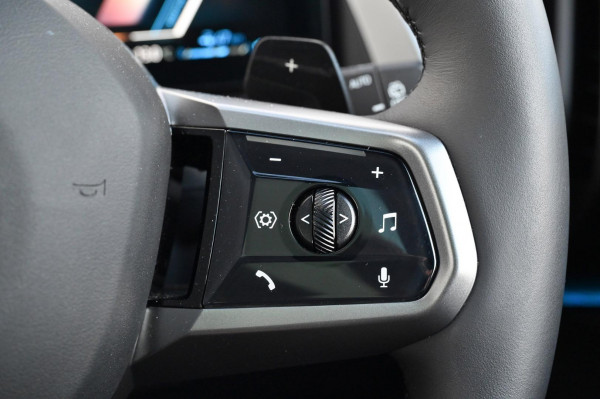 2025 BMW X3 G45 30e xDrive SUV image 17