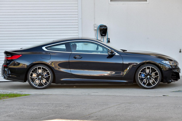 2026 BMW 8 Series G15 LCI 840i M Sport Coupe image 3