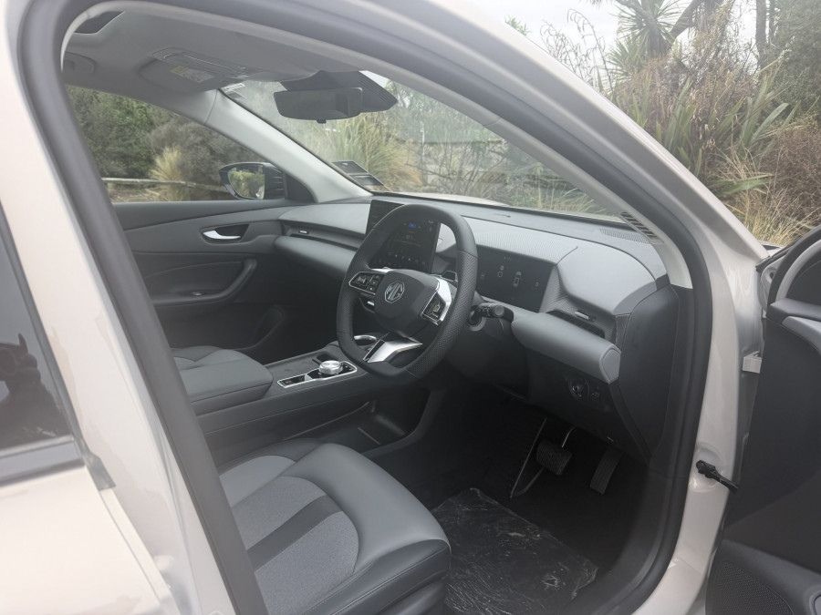 2026 MG MGS5 EV ZS3EM Essence 49 SUV Image 5