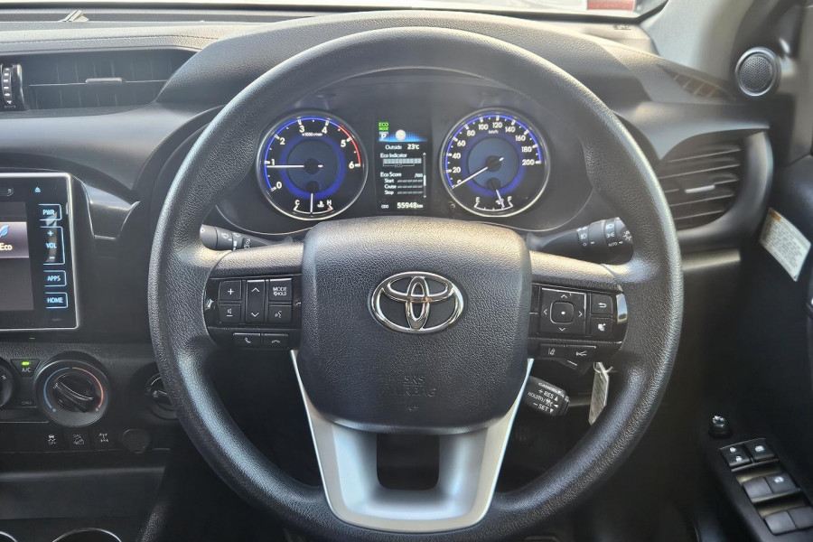 2020 Toyota HiLux  SR Dual Cab Cab Chassis Image 17