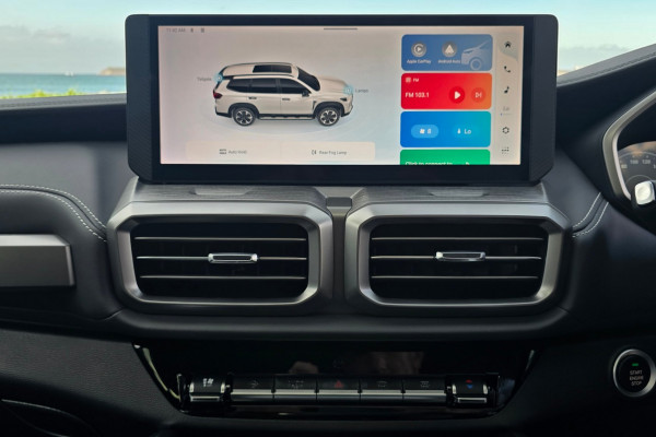 2026 MY25 LDV D90 SV9A Executive SUV Image 4