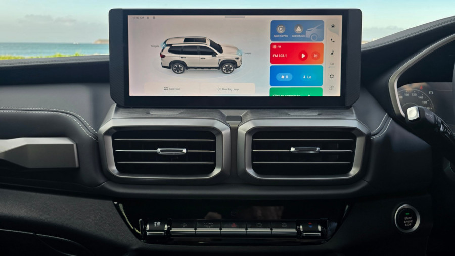 2026 MY25 LDV D90 SV9A Executive SUV Image 4