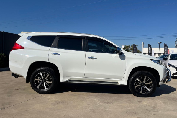 2018 Mitsubishi Pajero Sport QE GLS SUV Image 8