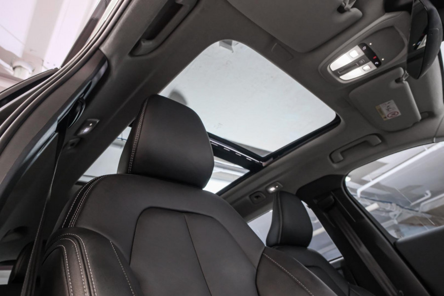 2023 Volvo XC40 XZ Ultimate B5 Dark SUV