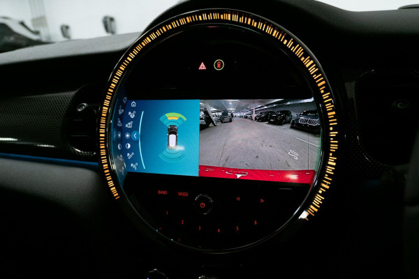 2023 [THIS VEHICLE IS SOLD] image 17