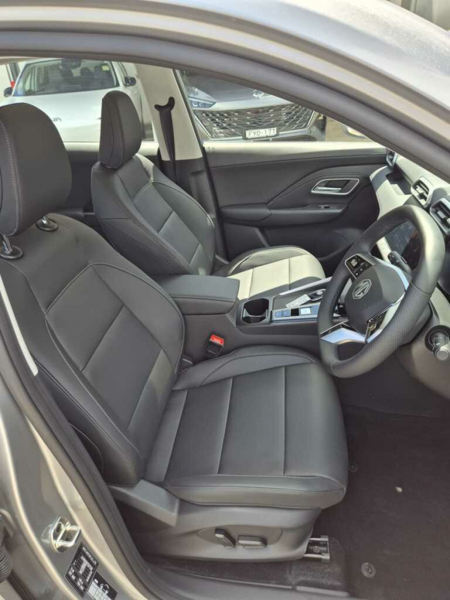 2025 MY25.5 MG ZS ZS32 Essence Hybrid+ SUV Image 10