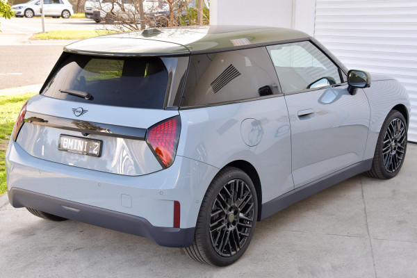 2026 MINI Cooper J01 SE Paul Smith Edition Hatch image 26