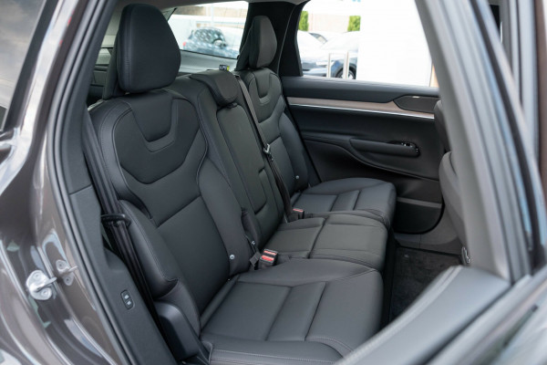 2025 Volvo EX90 No Series Plus Twin Motor SUV Image 17