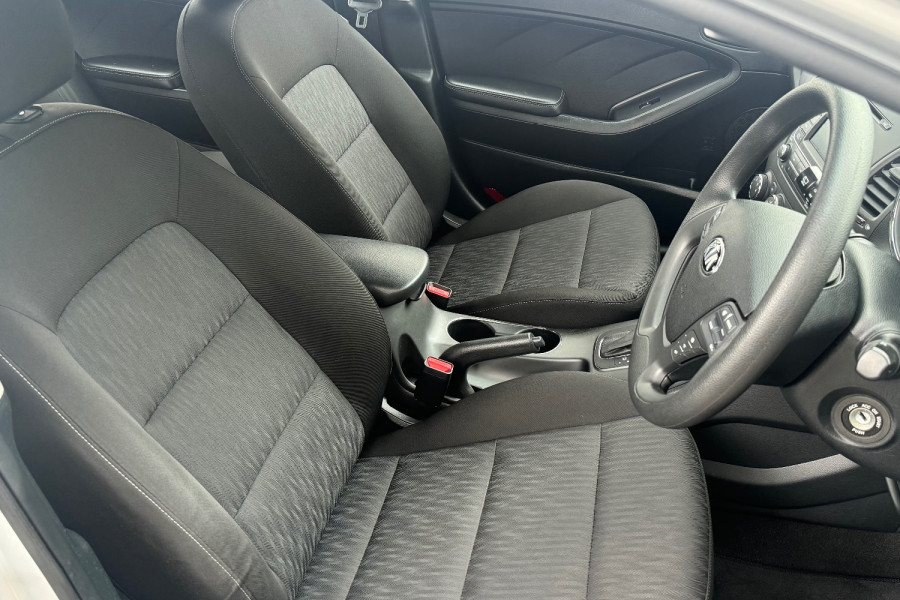 2016 Kia Cerato YD S Hatch Image 11