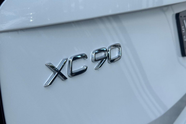 2026 Volvo XC90 L Series Ultra B5 Dark SUV Image 17