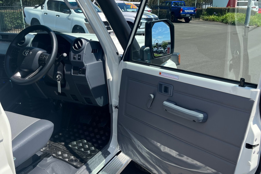2025 Toyota LandCruiser GDJL76R (Wagon) Workmate Wagon Image 9
