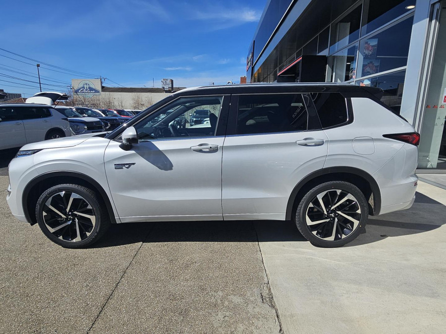 2024 Mitsubishi Outlander ZM PHEV Exceed Tourer SUV Image 4