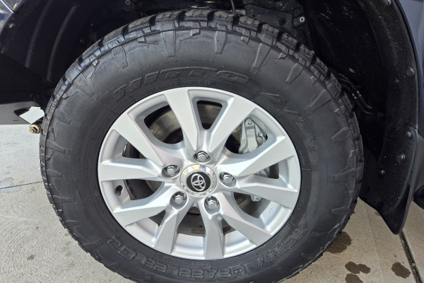2019 Toyota LandCruiser VDJ200R VX SUV Image 14