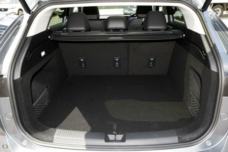 2024 MY24.5 MG HS AS33 Essence SUV Image 9