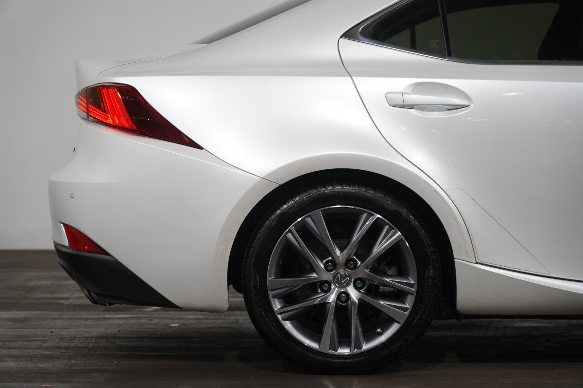 2019 Lexus Is300 Luxury Sedan Image 6
