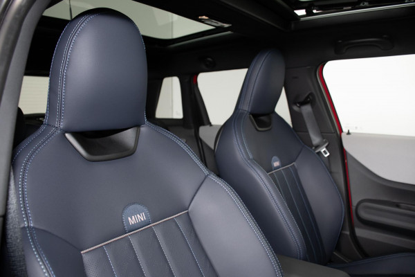 2026 MINI Cooper F65 C Favoured Hatch image 9